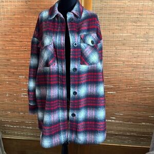 Oversized long flannel shacket. Size medium… very oversized. Red, black, grey